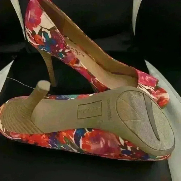 Christian Siriano Pink and White Peep Toe Heels - Picture 6 of 6